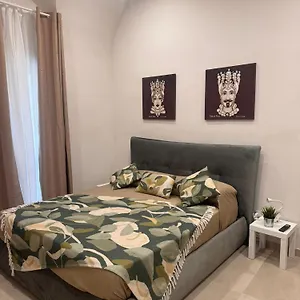 https://ninas-home-airport.sicilyhotelsitaly.net